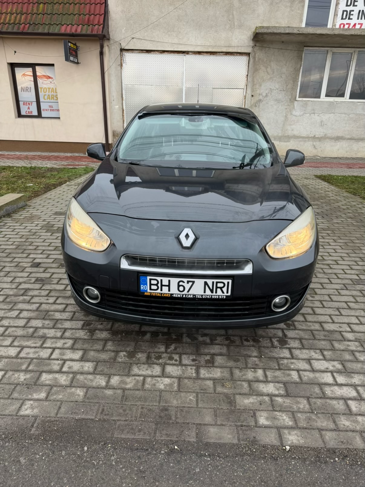 Renault FLUENCE, vedere din față